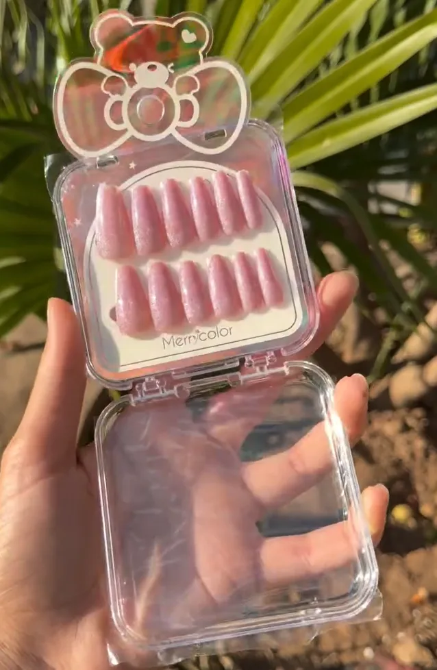 Reusable Pink Press-On Artificial Nails Set with Storage Case